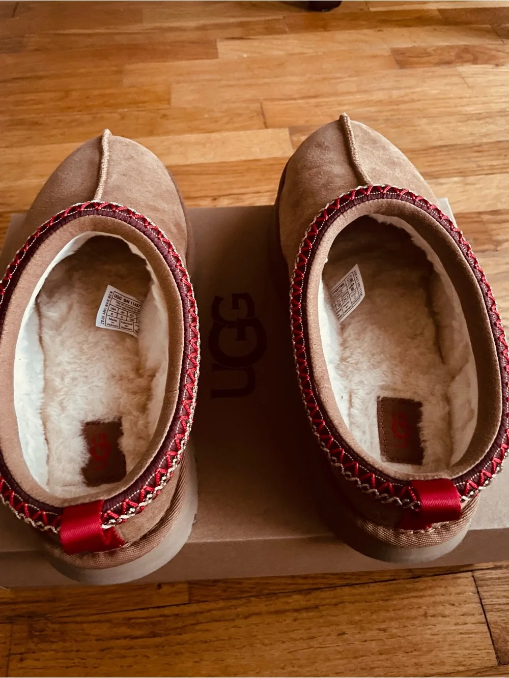 UGG Kids Chestnut Slip-On Slippers with Red Trim